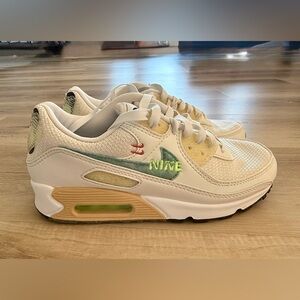 Nike Women's Cream and White Sneakers